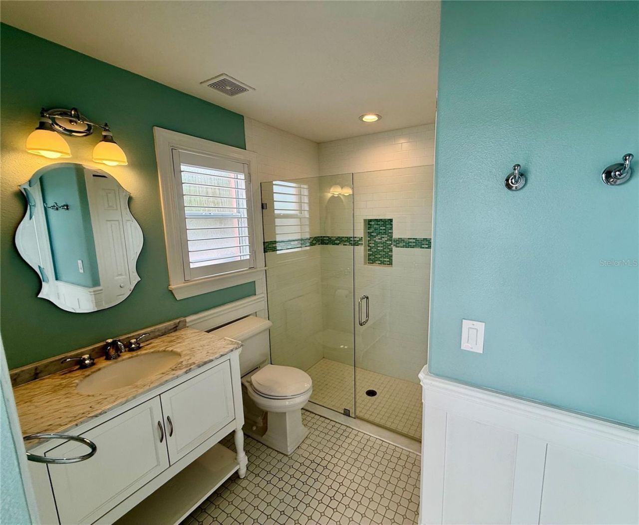 2216 Donato Drive, Belleair Beach, FL 33786 Photo