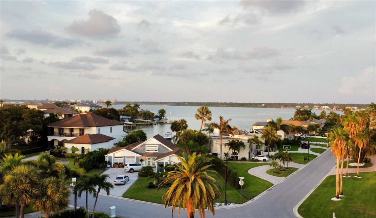 2216 Donato Drive, Belleair Beach, FL 33786 Photo