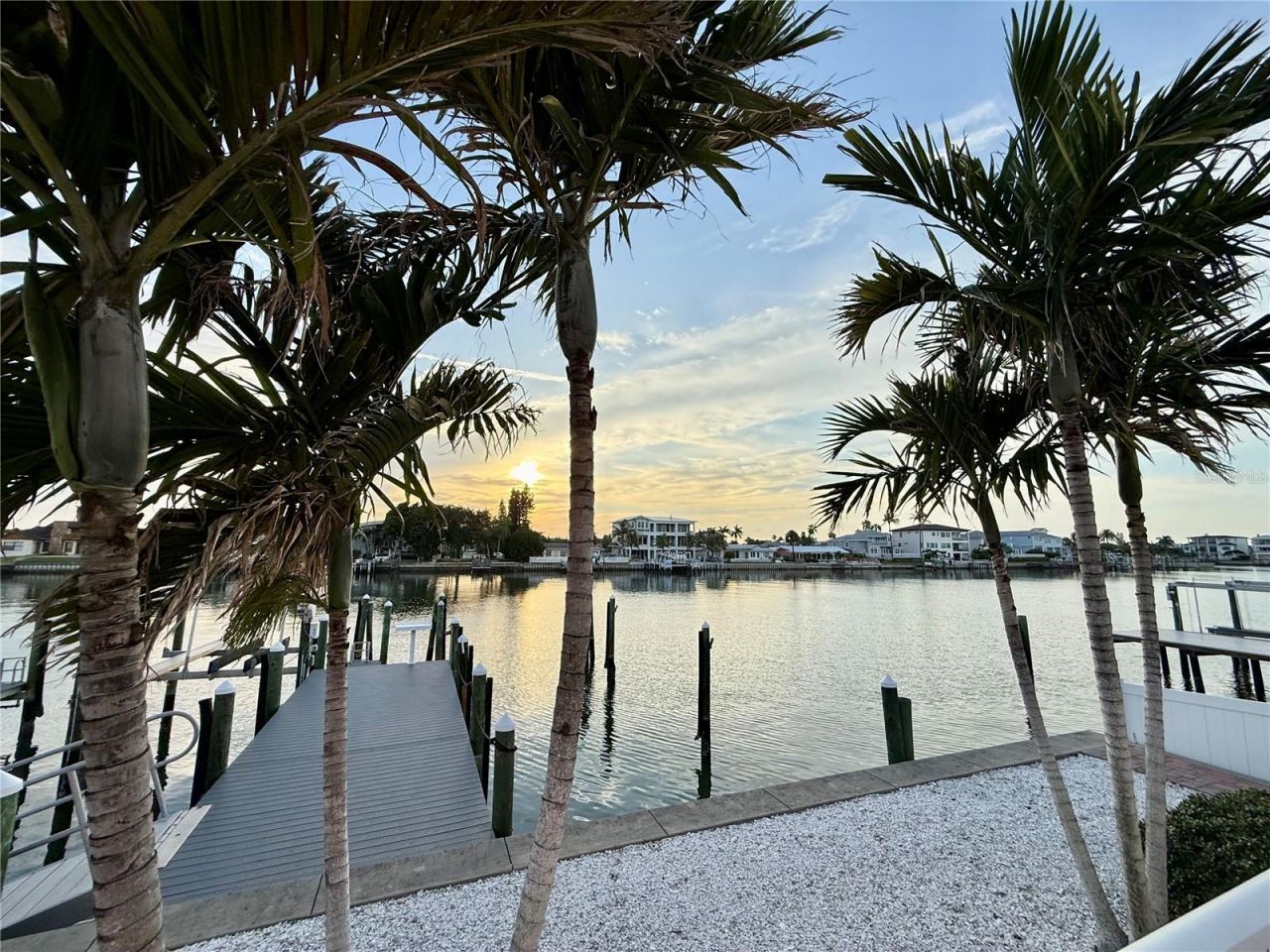 2216 Donato Drive, Belleair Beach, FL 33786 Photo
