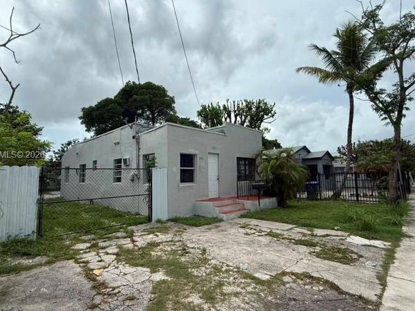 836 NW 29th Ter , Miami, FL 33127