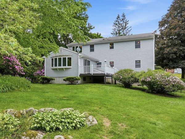 6 Hillcrest Rd, Bedford, MA 01730