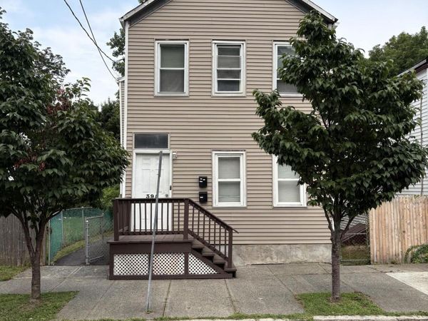 395 10th Street, Troy, NY 12180