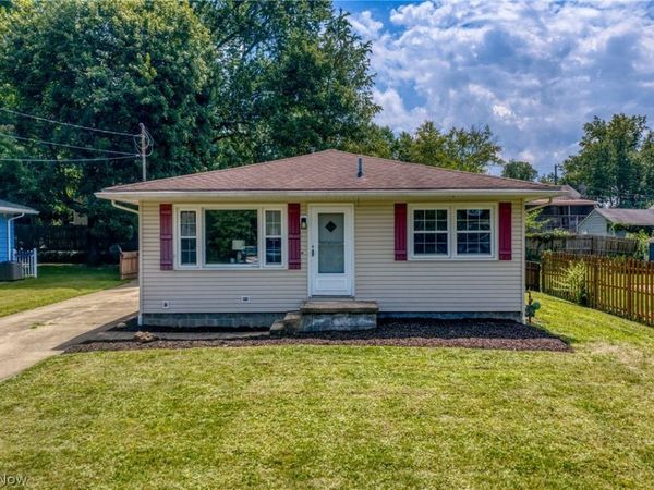 2876 Farmdale Road , Akron, OH 44312