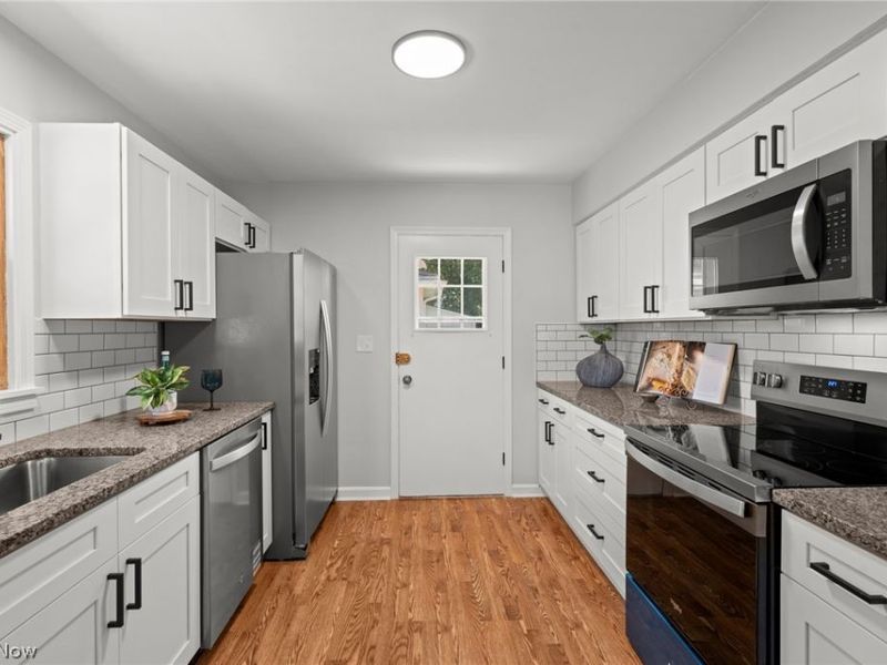 2876 Farmdale Road, Akron, OH 44312 Photo 16