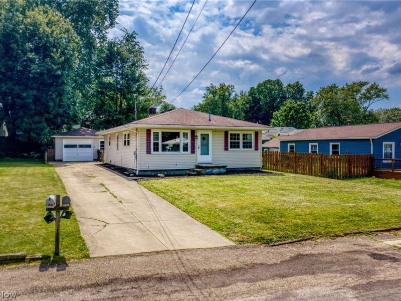 2876 Farmdale Road, Akron, OH 44312 Photo 2