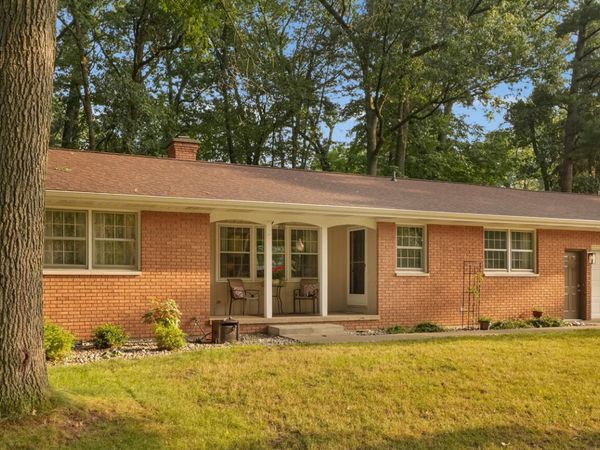 835 E Fennwood Circle, Muskegon, MI 49445