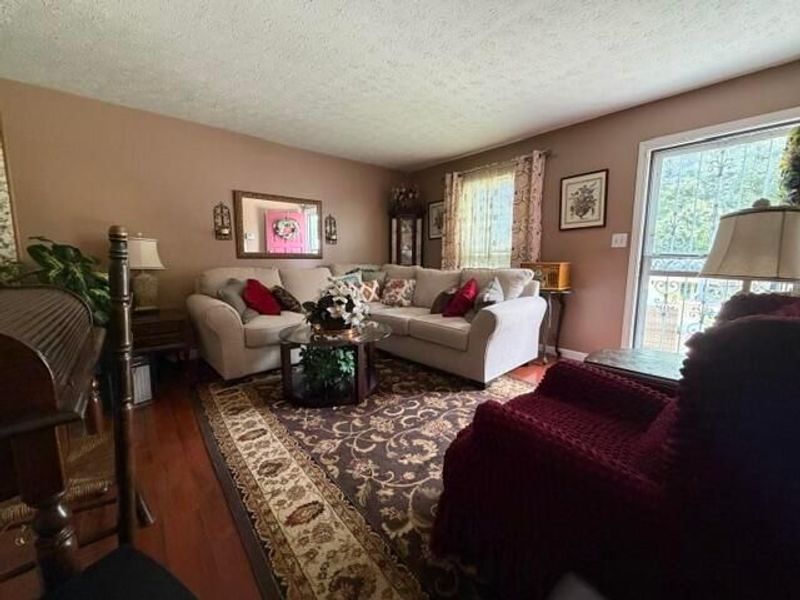 1821 Bar Harbor Road, Columbus, OH 43219 Photo 2