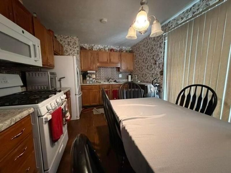 1821 Bar Harbor Road, Columbus, OH 43219 Photo 4