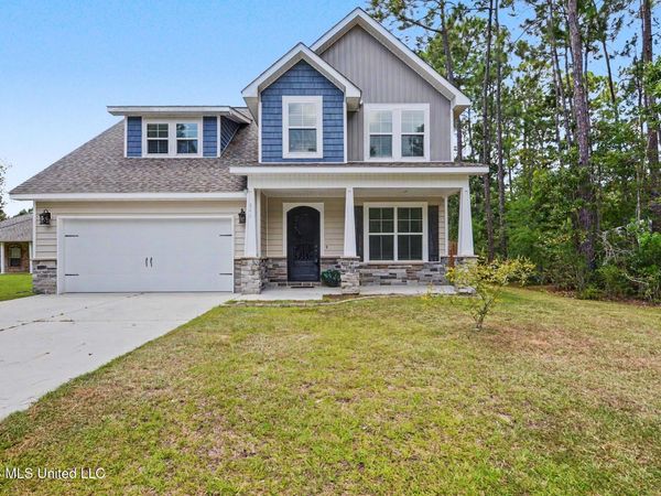 846 Amoka Place, Diamondhead, MS 39525