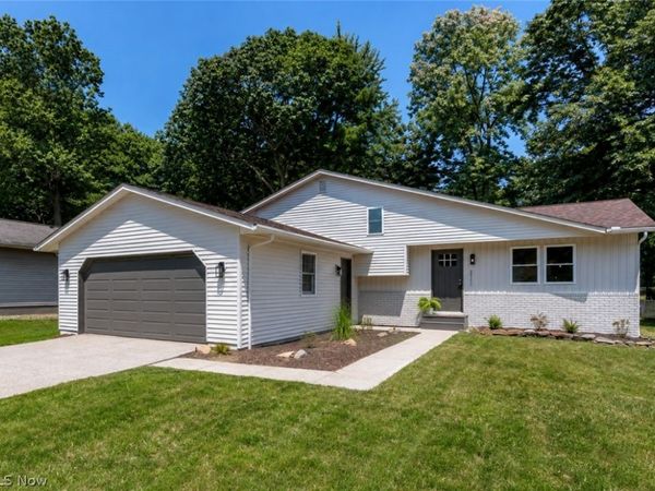 3931 Canterbury Drive , Brunswick, OH 44212