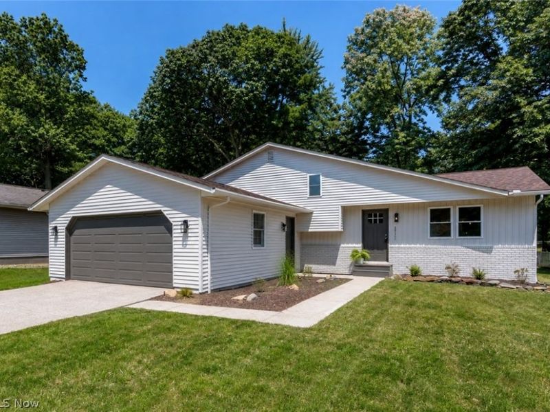 3931 Canterbury Drive, Brunswick, OH 44212 Photo 1