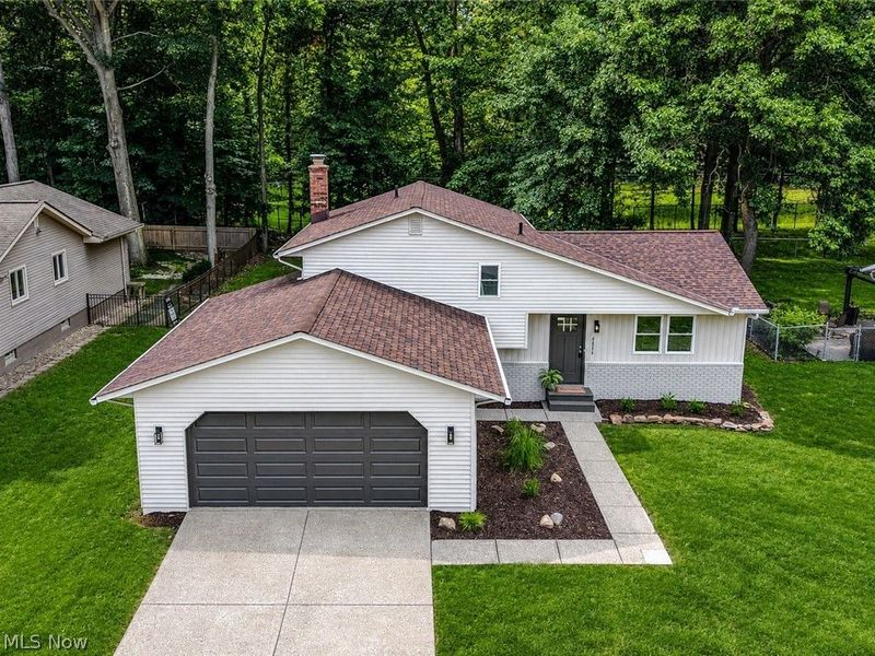 3931 Canterbury Drive, Brunswick, OH 44212 Photo 2