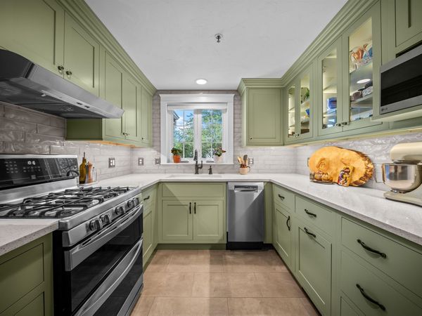 19 Surrey Run, Dover, NH 03820