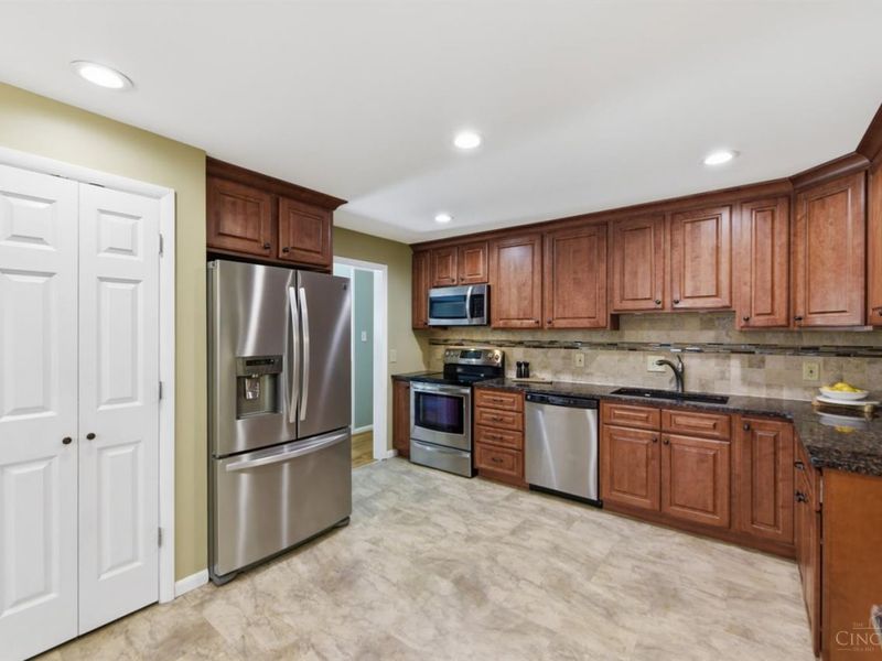 4248 Simca Lane, Green Township, OH 45211 Photo 16