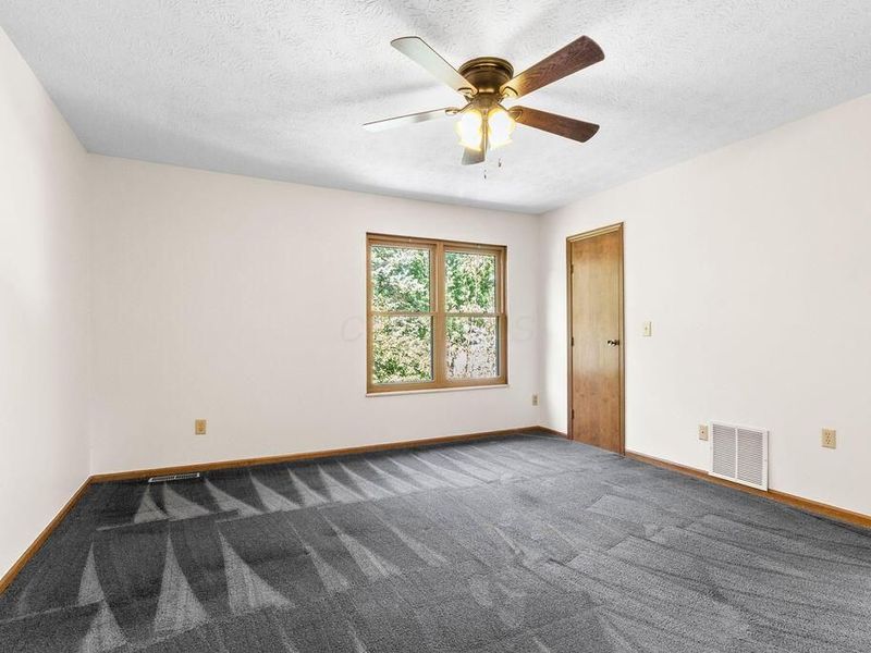 8393 Cliffthorne Way , Columbus, OH 43235 Photo 20