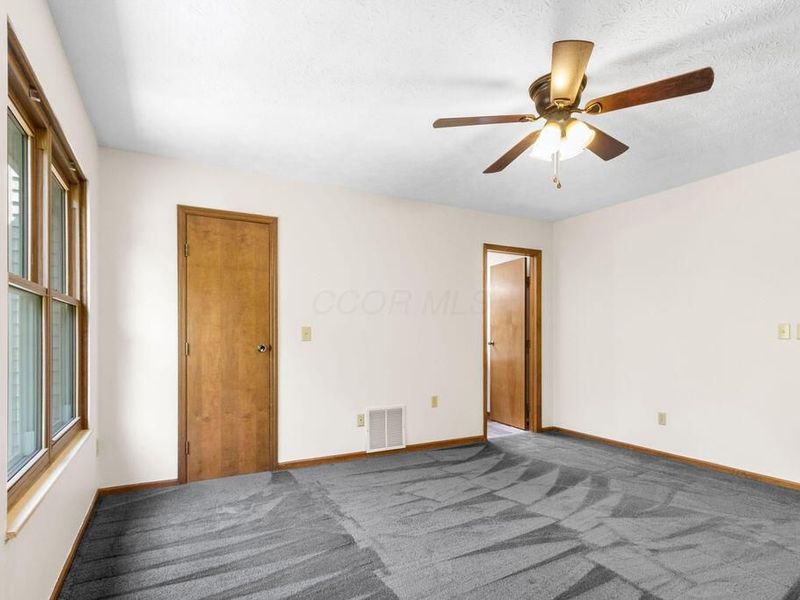 8393 Cliffthorne Way , Columbus, OH 43235 Photo 27