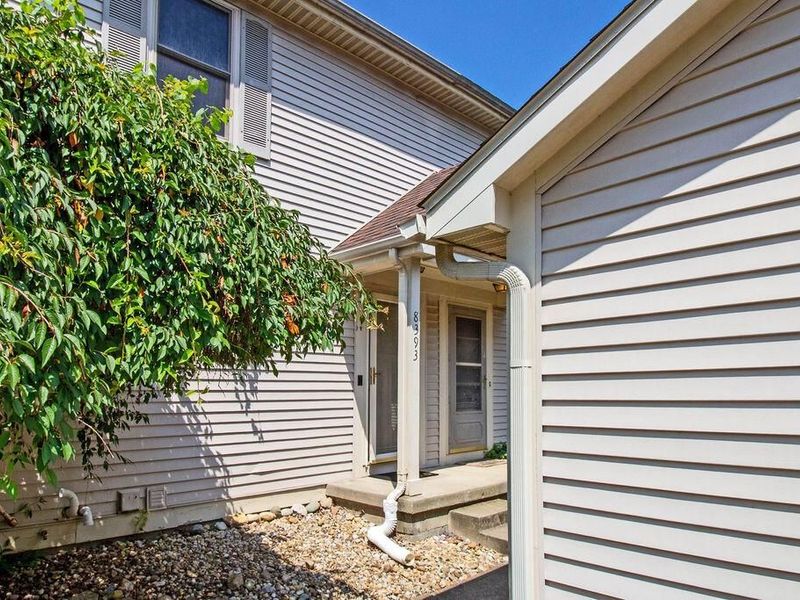 8393 Cliffthorne Way , Columbus, OH 43235 Photo 3