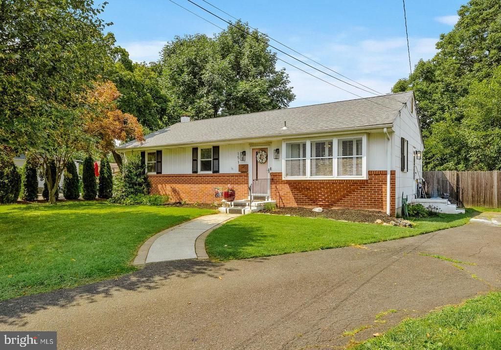151 E RICHARDSON AVENUE, LANGHORNE, PA 19047