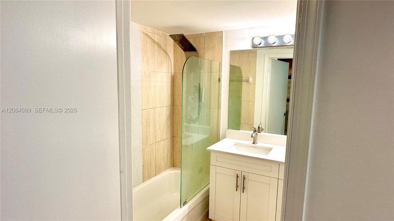 1750 N Bayshore Dr, Unit 2607, Miami, FL 33132 Photo