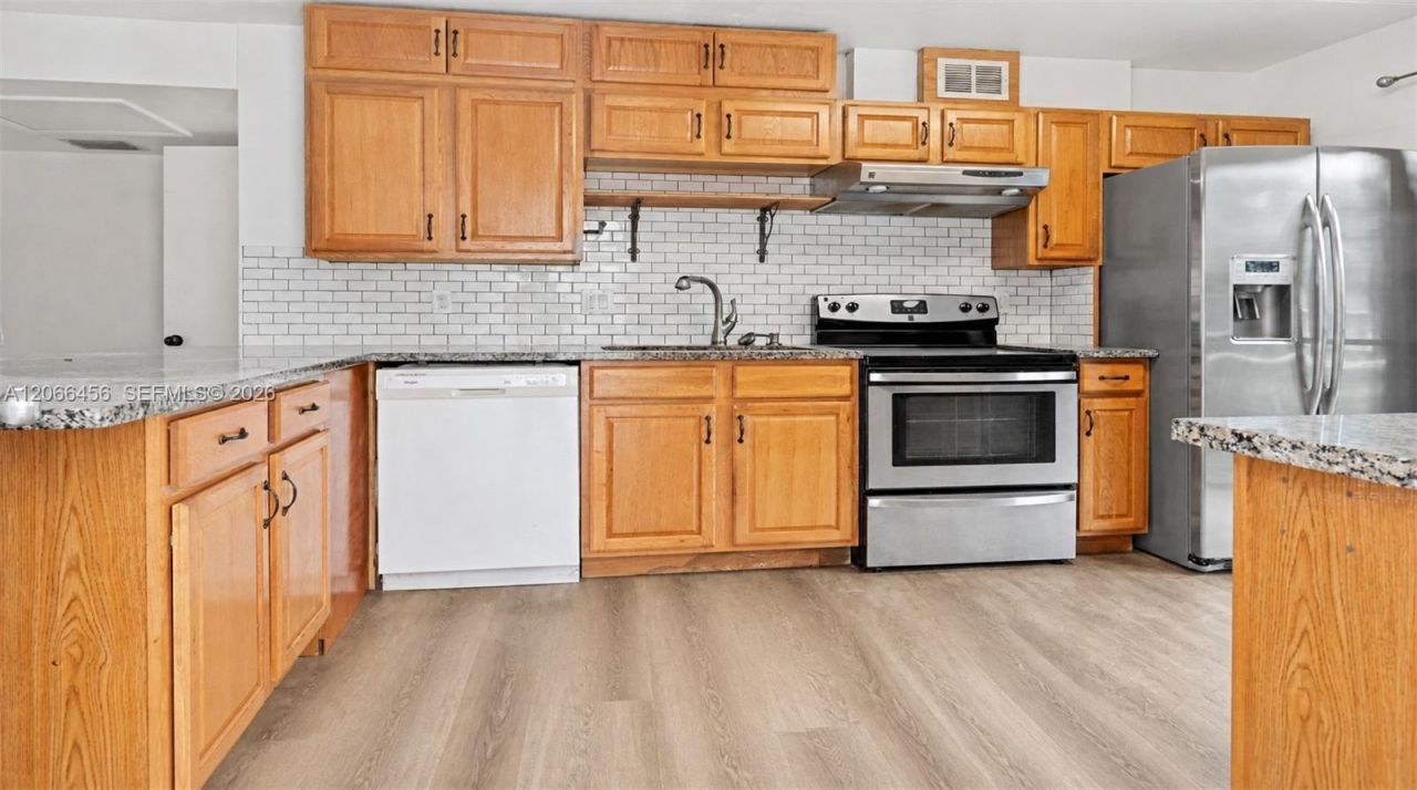 8953 NE 4th Ave Rd , Unit 8953, Miami Shores, FL 33138 Photo
