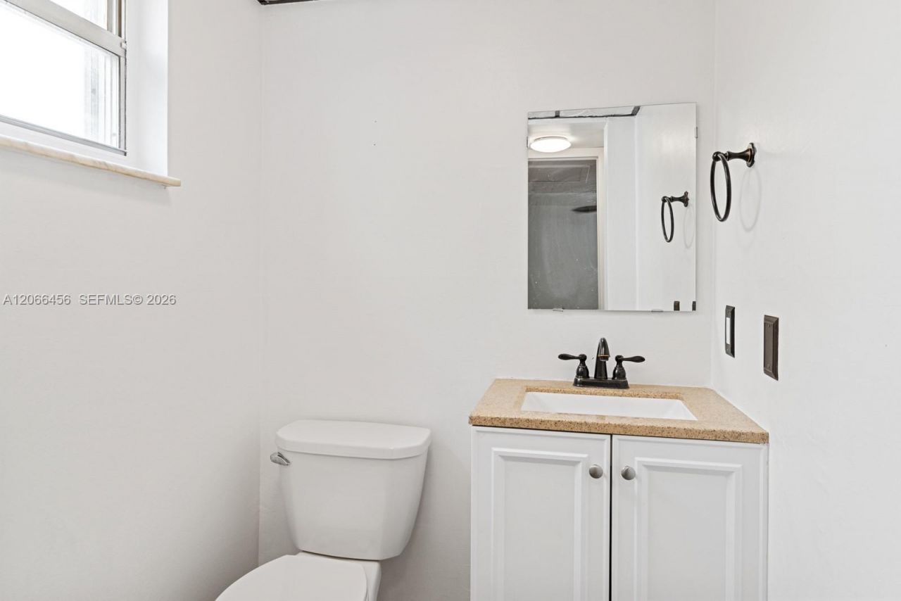 8953 NE 4th Ave Rd , Unit 8953, Miami Shores, FL 33138 Photo