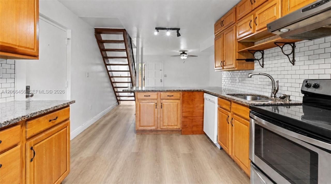 8953 NE 4th Ave Rd , Unit 8953, Miami Shores, FL 33138 Photo