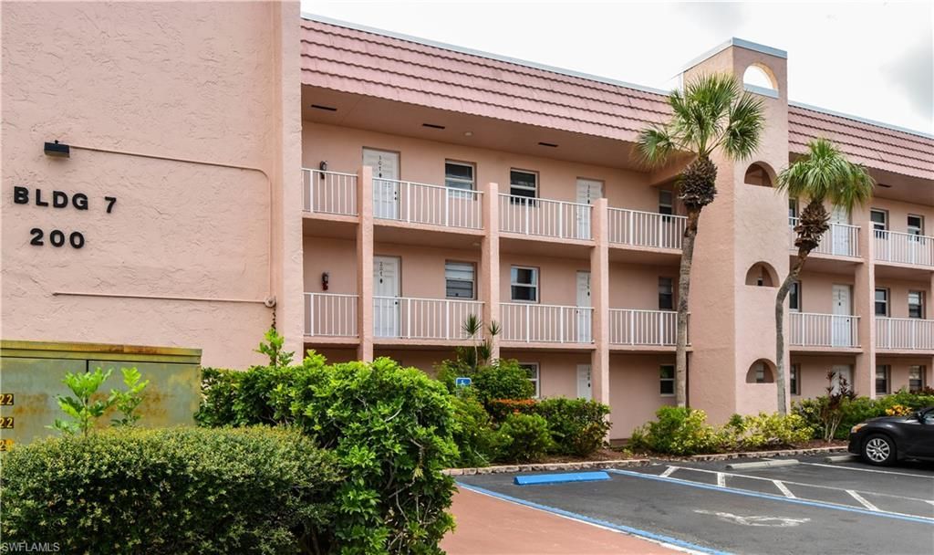 200 Turtle Lake Ct, Unit 108, Naples, FL 34105 Photo