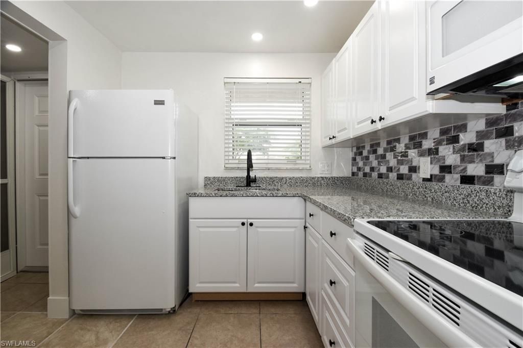 200 Turtle Lake Ct, Unit 108, Naples, FL 34105 Photo