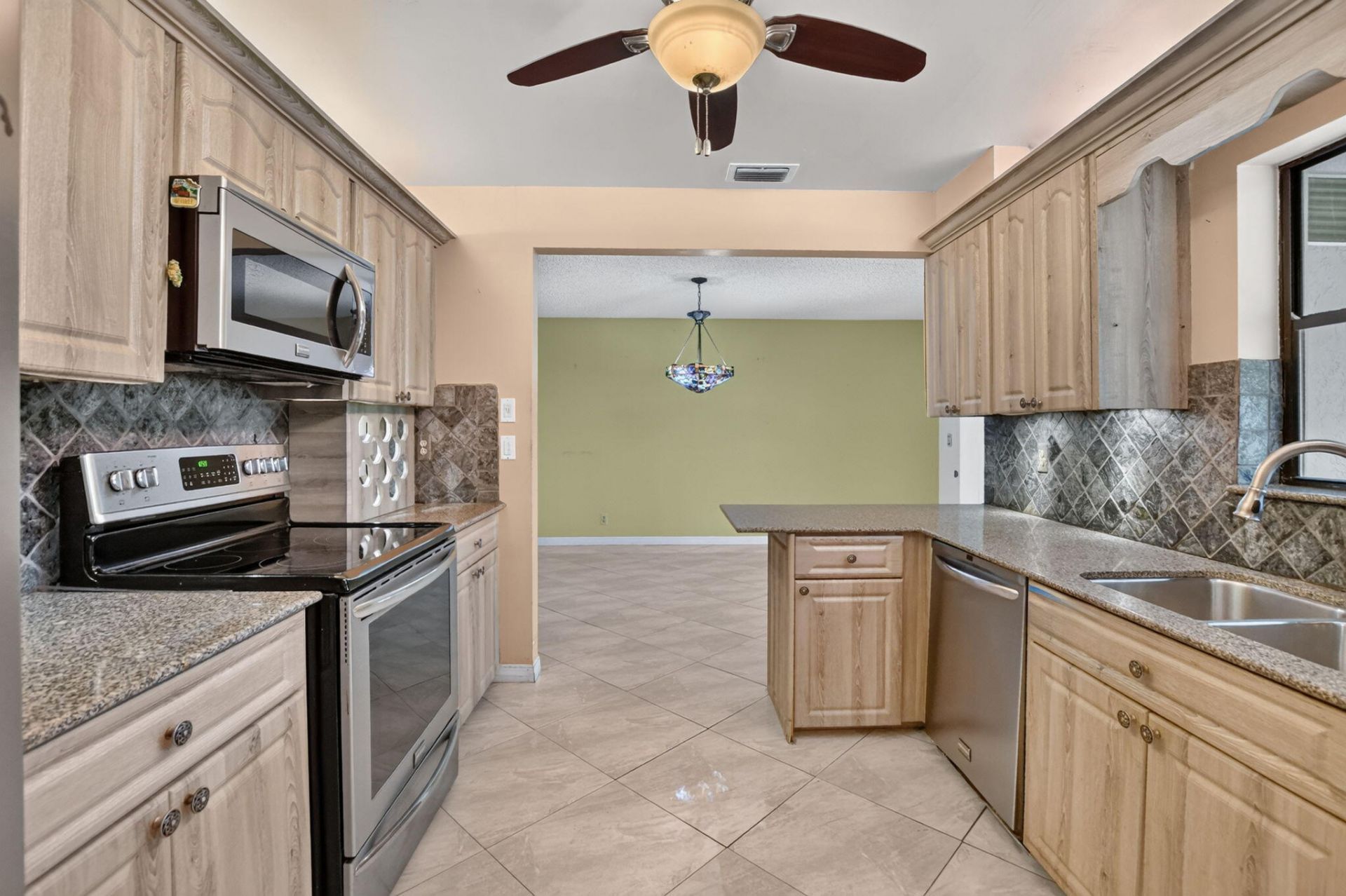 999 NW 23rd Lane, Delray Beach, FL 33445 Photo