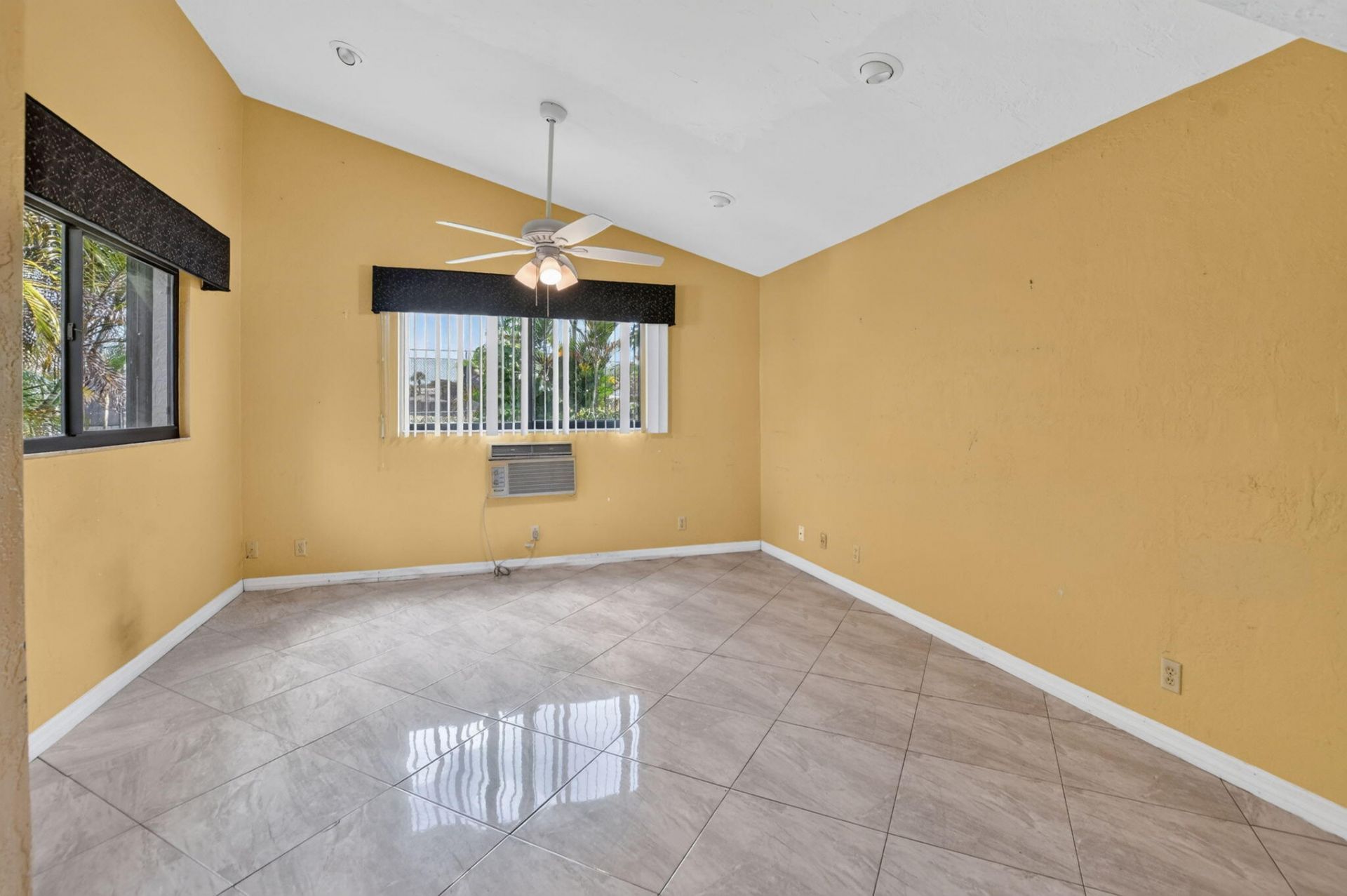 999 NW 23rd Lane, Delray Beach, FL 33445 Photo