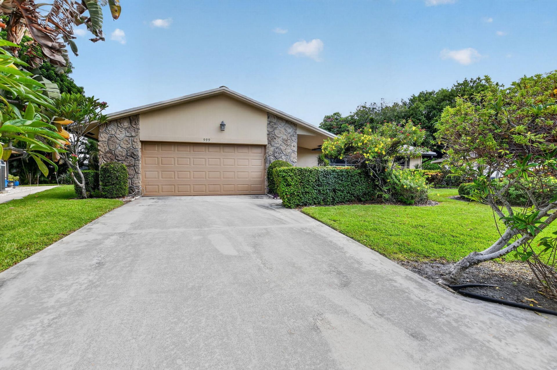 999 NW 23rd Lane, Delray Beach, FL 33445 Photo