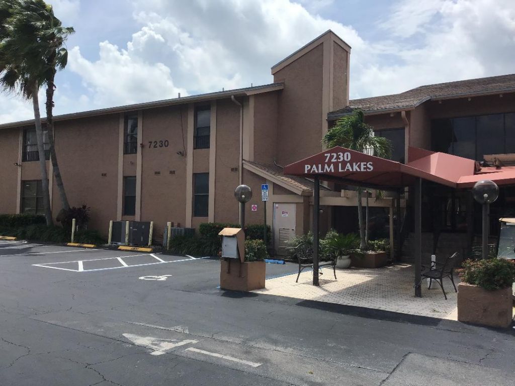 7300 Lake Cir Drive, Unit 202, Margate, FL 33063 Photo