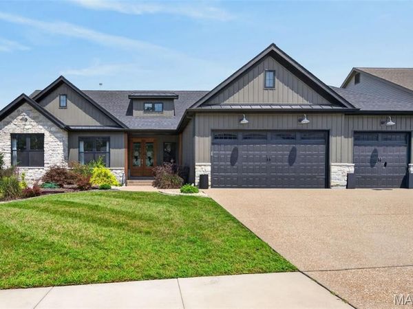 517 Stonewolf Creek Drive , Wentzville, MO 63385