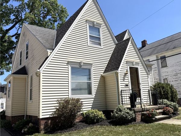 2231 Alger Road, Lakewood, OH 44107