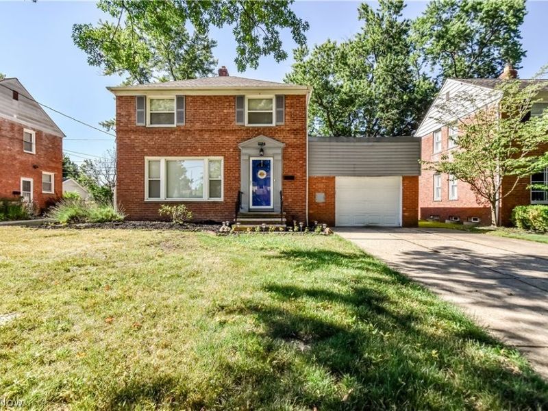 5284 Haverford Drive, Lyndhurst, OH 44124 Photo 2