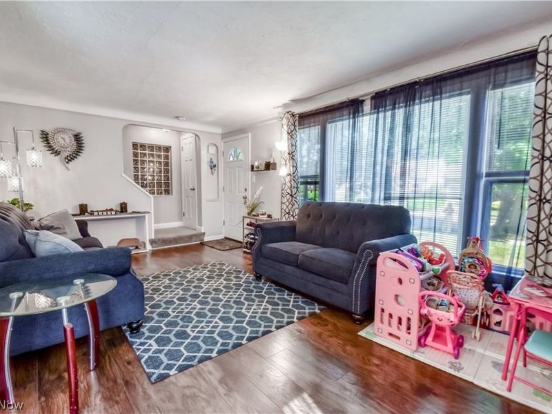 5284 Haverford Drive, Lyndhurst, OH 44124 Photo 4