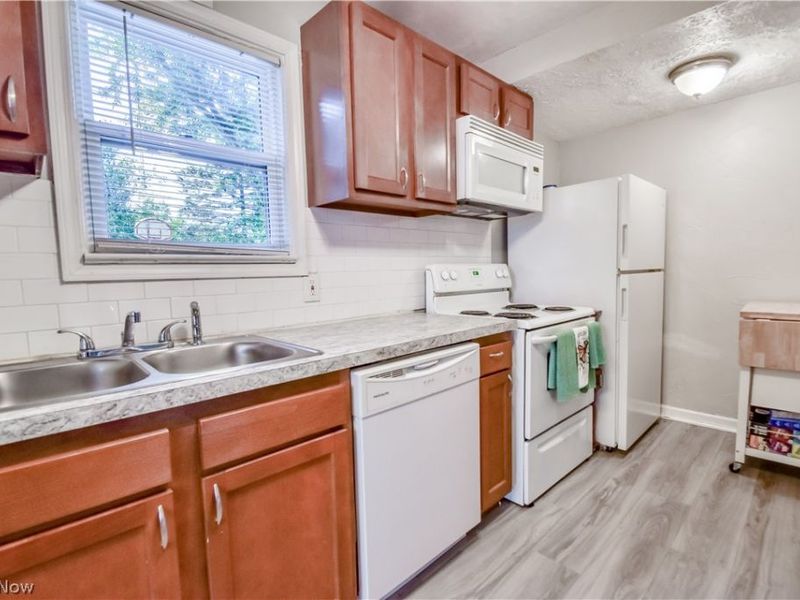 5284 Haverford Drive, Lyndhurst, OH 44124 Photo 8