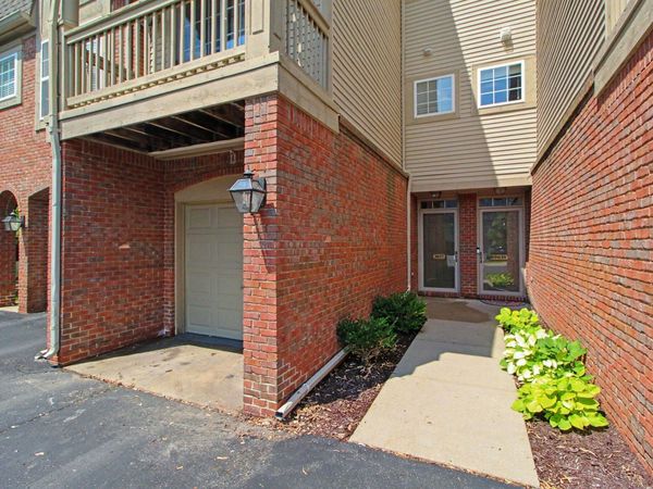 3037 Barclay Way, Ann Arbor, MI 48105