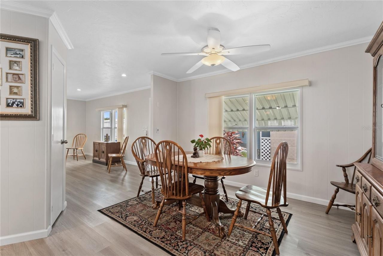 808 53rd Avenue E, Unit 18, Bradenton, FL 34203 Photo