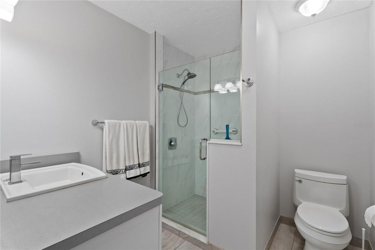 808 53rd Avenue E, Unit 18, Bradenton, FL 34203 Photo