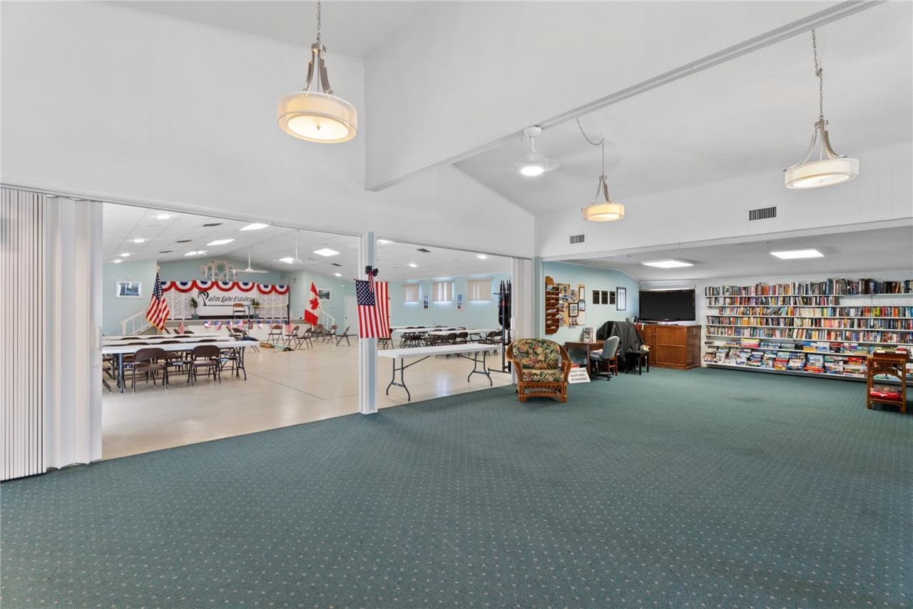 808 53rd Avenue E, Unit 18, Bradenton, FL 34203 Photo