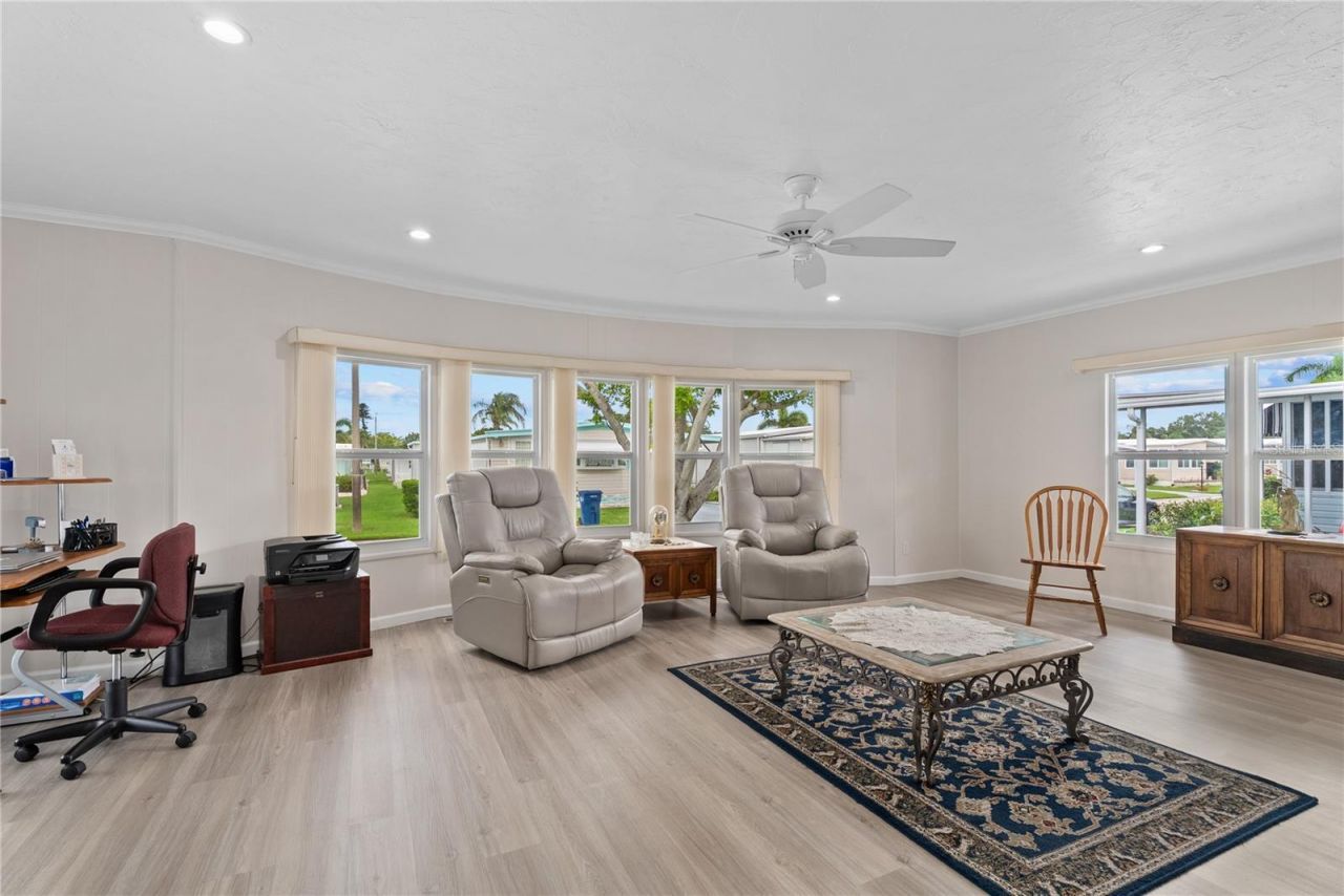 808 53rd Avenue E, Unit 18, Bradenton, FL 34203 Photo