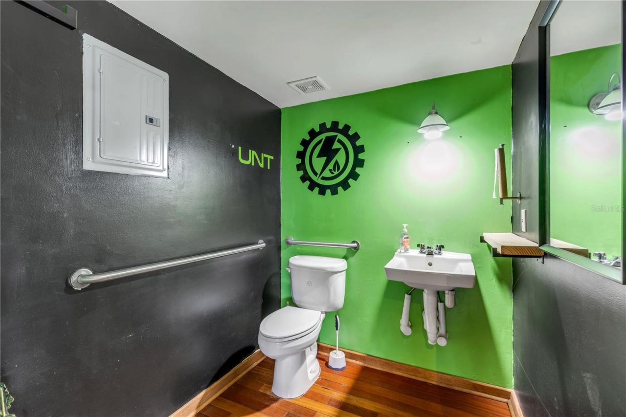 304 Flagler Avenue, New Smyrna Beach, FL 32169 Photo