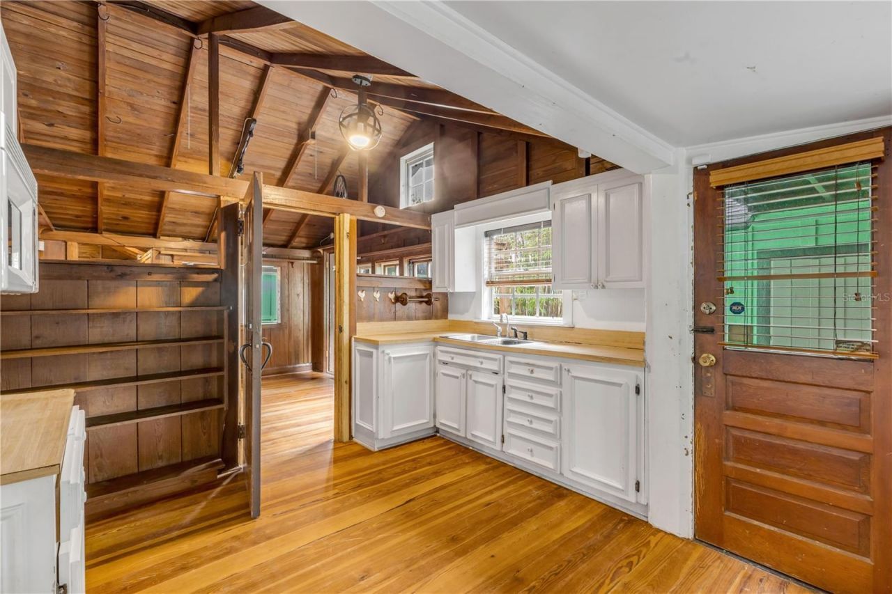 304 Flagler Avenue, New Smyrna Beach, FL 32169 Photo