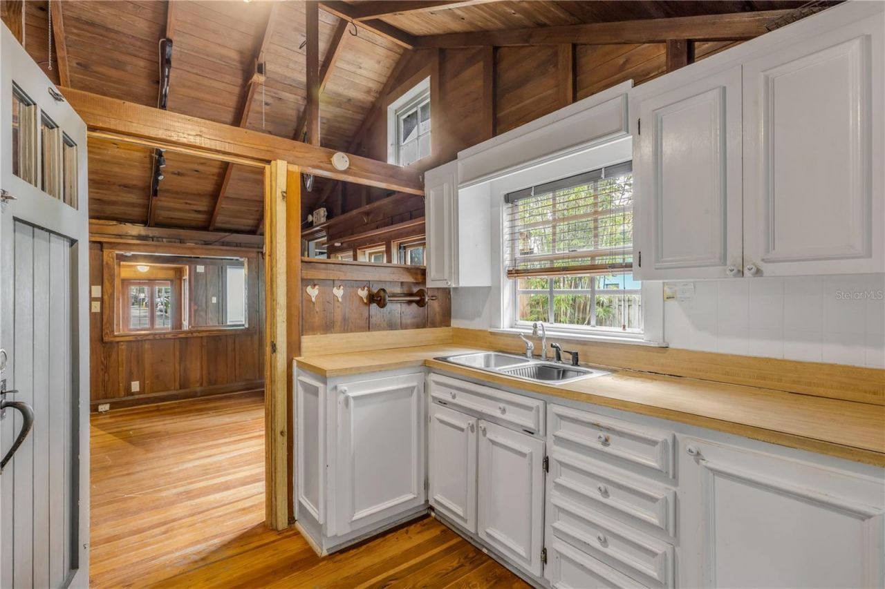 304 Flagler Avenue, New Smyrna Beach, FL 32169 Photo