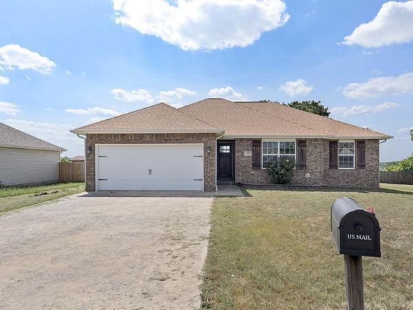 1305 Faith Lane , Carthage, MO 64836