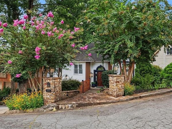 906 Heritage Place , Decatur, GA 30033