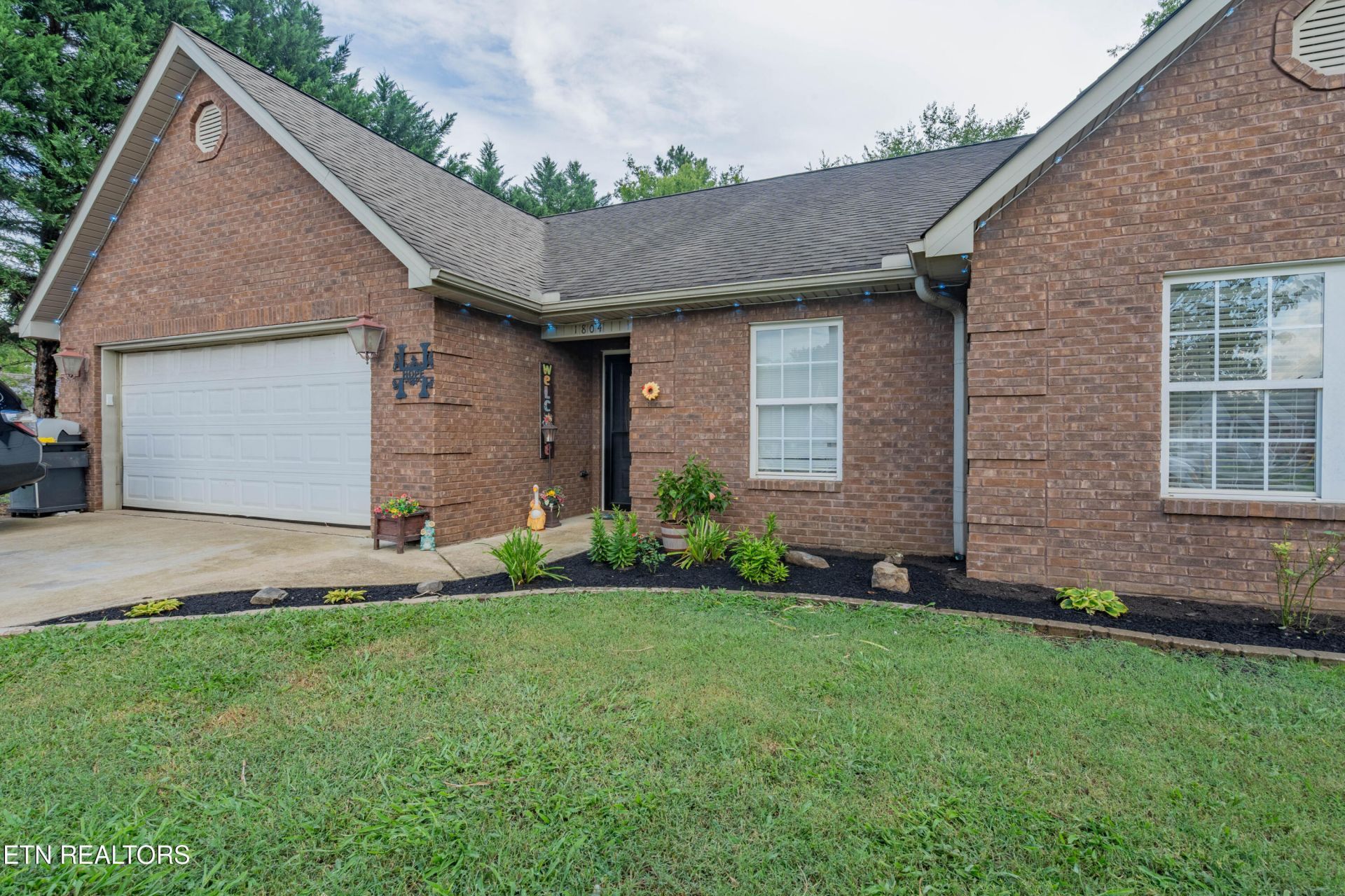 1804 Kittrell Ave, Maryville, TN 37804 Main Photo