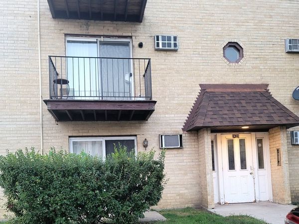 2420 Randall Lane , Unit 1A, Arlington Heights, IL 60004