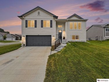 21053 Madison Street, Elkhorn, NE 68022